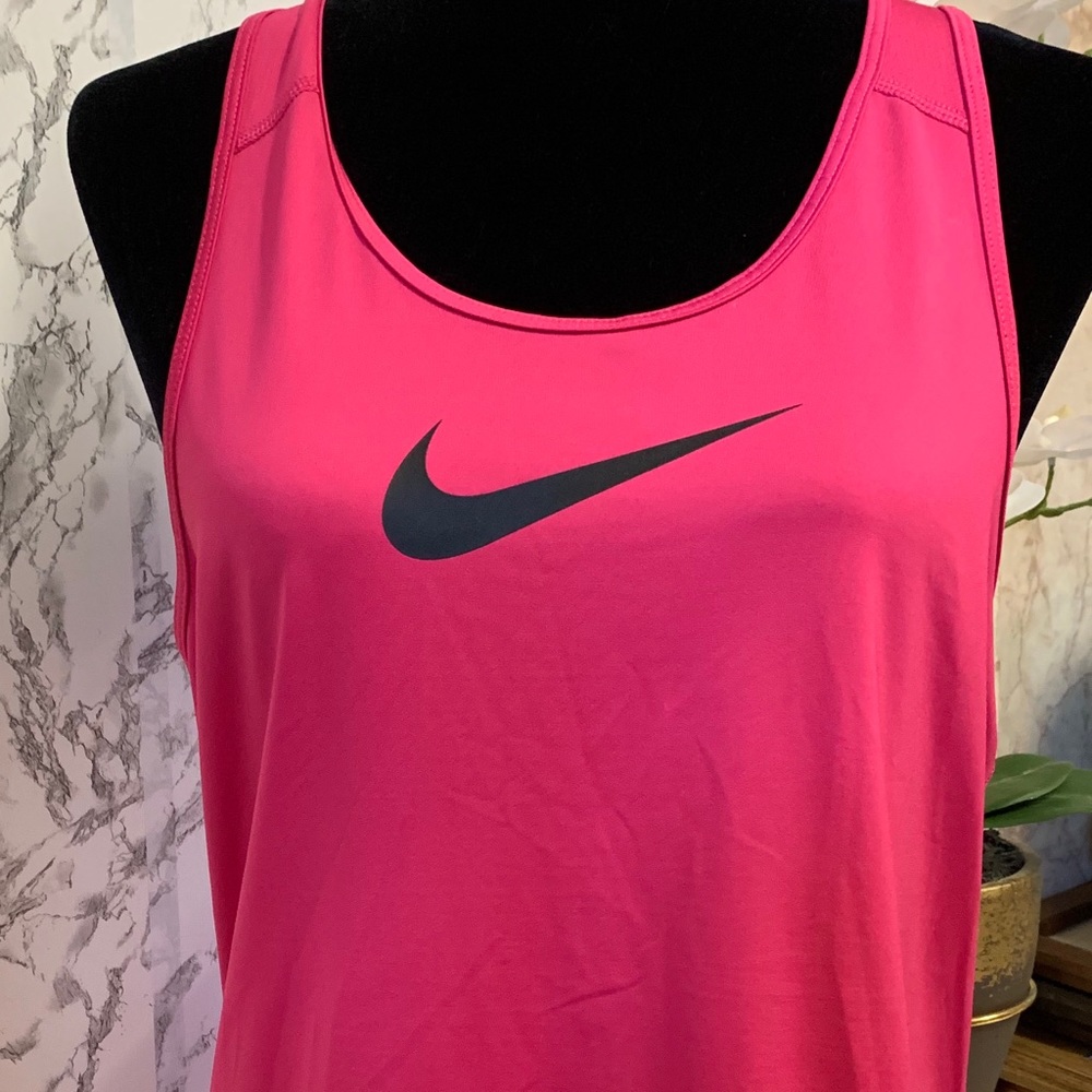 Women’s Nike workout top